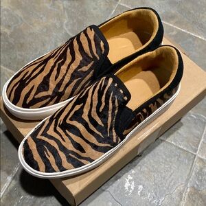 Women’s Tiger Stripe Slip-On’s